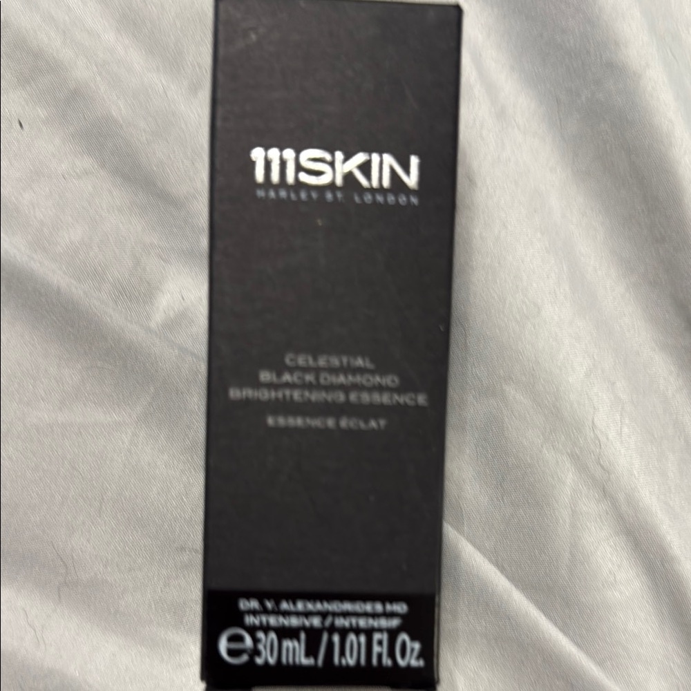 111SKIN Black Diamond Essence